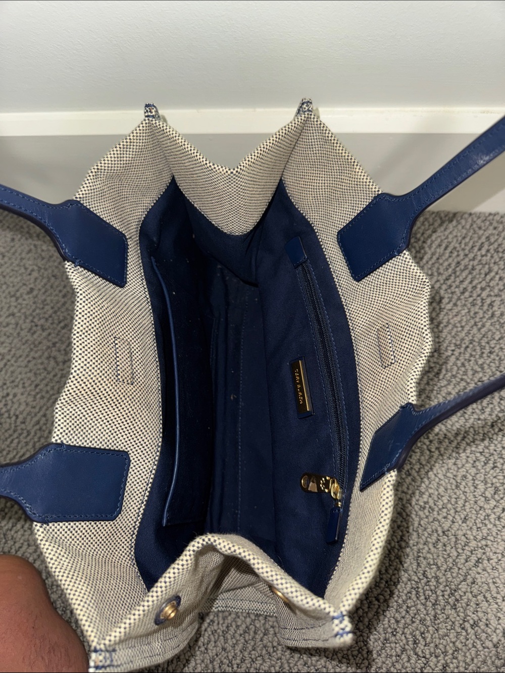 Tory Burch Navy and Cream Logo Canvas Tote - Picture 2 of 3